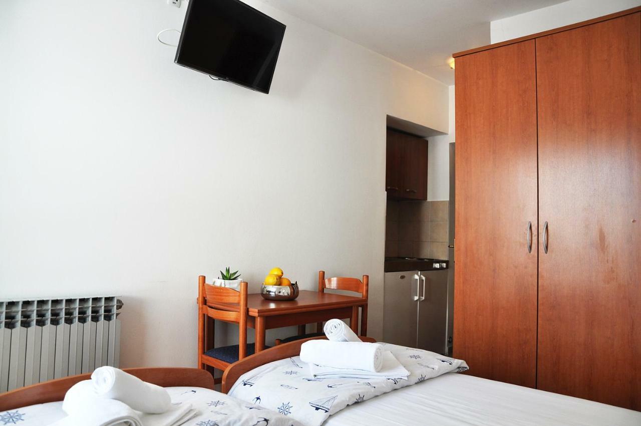 Sunrise Studio Apartments 3 ล็อควา โรโกซนิตซา ภายนอก รูปภาพ