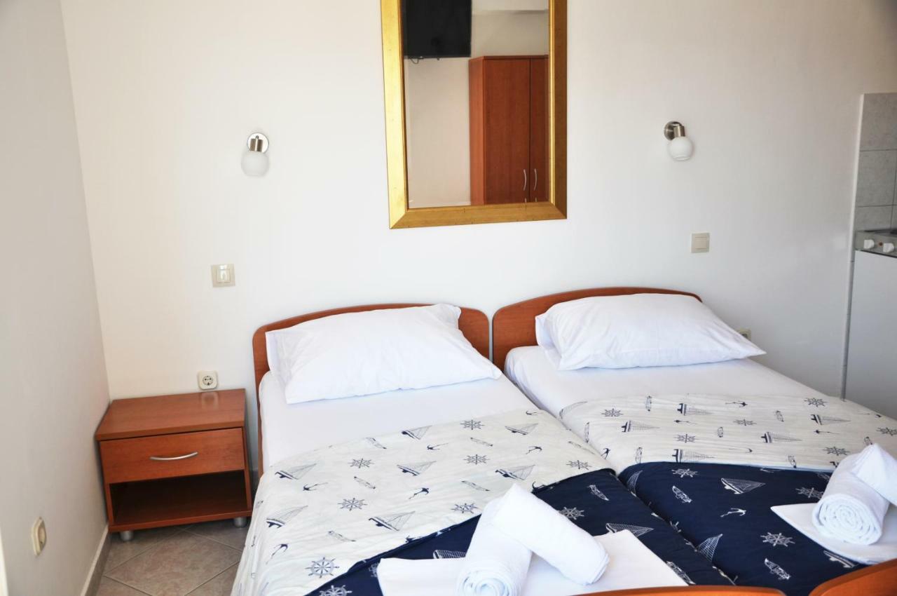 Sunrise Studio Apartments 3 ล็อควา โรโกซนิตซา ภายนอก รูปภาพ